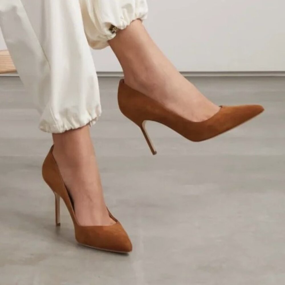 Manolo Blahnik BB 90 Suede Pumps - Size 40 EU